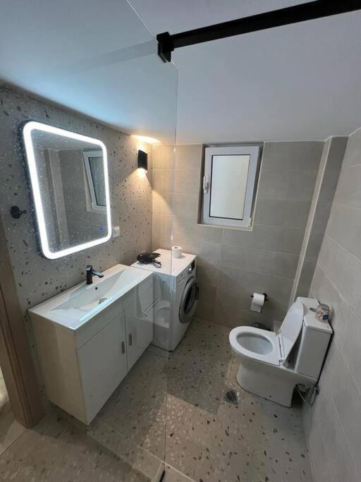 Cozy New Apartment Nearby Metro Atina Dış mekan fotoğraf