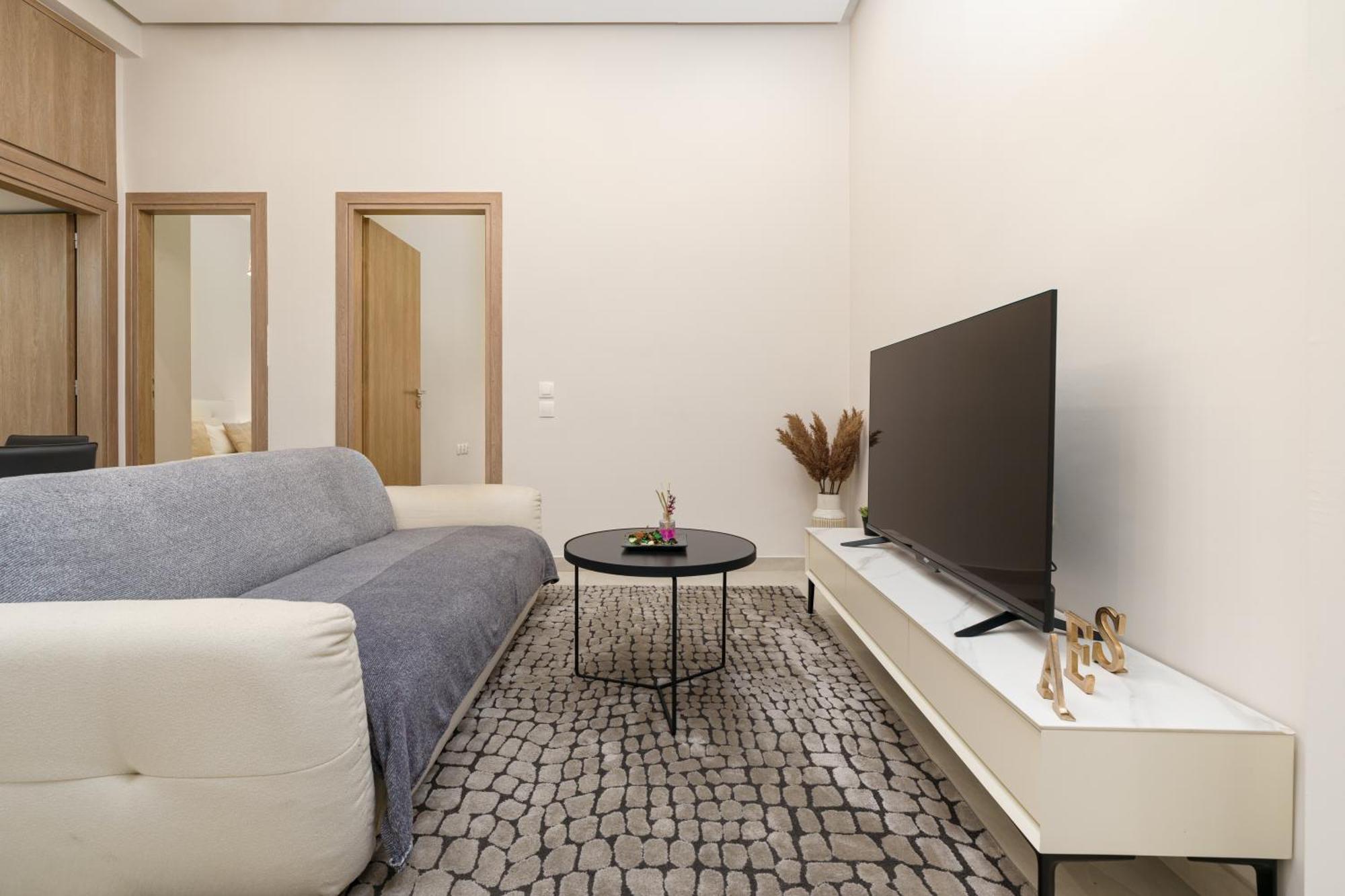 Cozy New Apartment Nearby Metro Atina Dış mekan fotoğraf