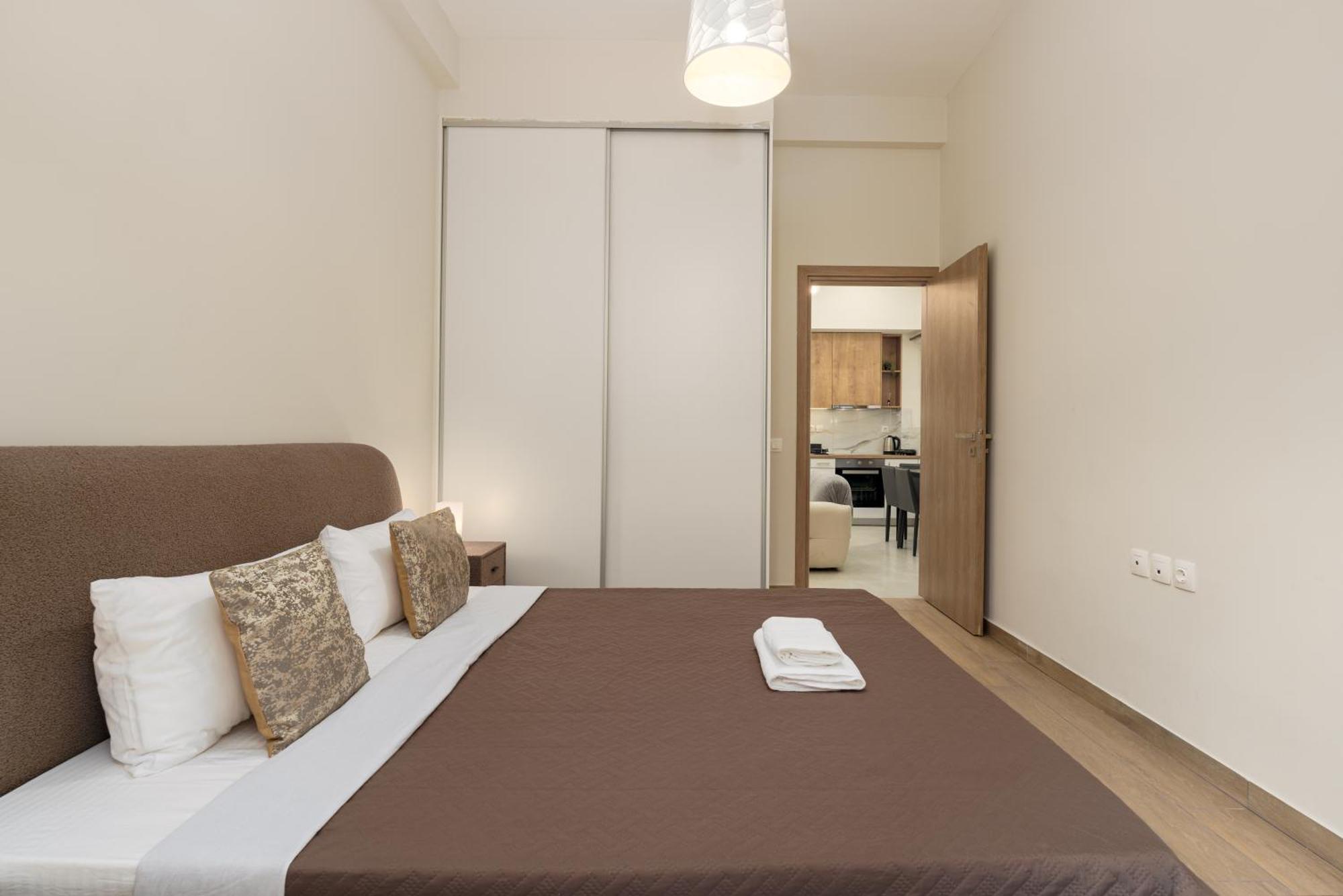 Cozy New Apartment Nearby Metro Atina Dış mekan fotoğraf