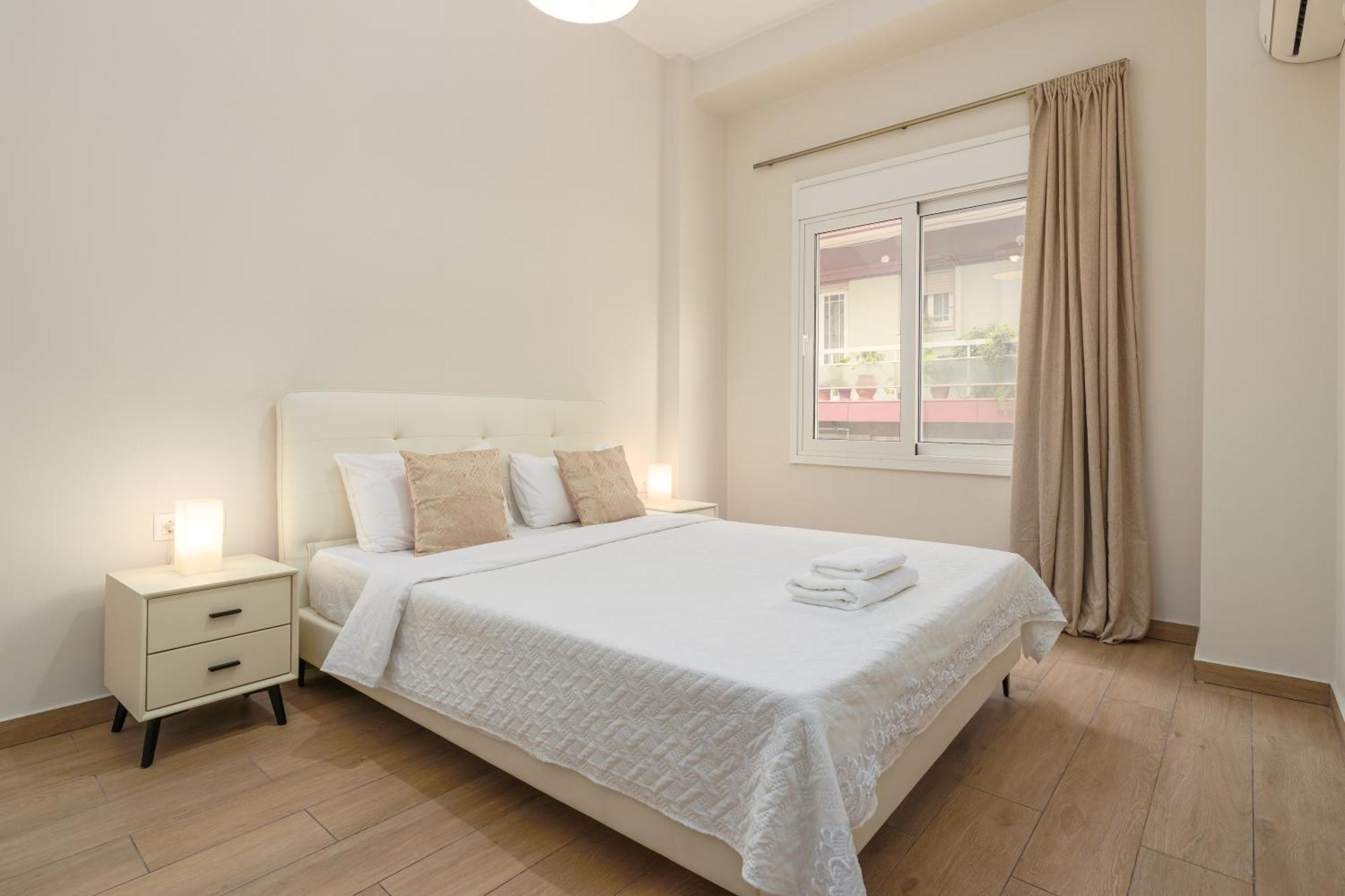 Cozy New Apartment Nearby Metro Atina Dış mekan fotoğraf
